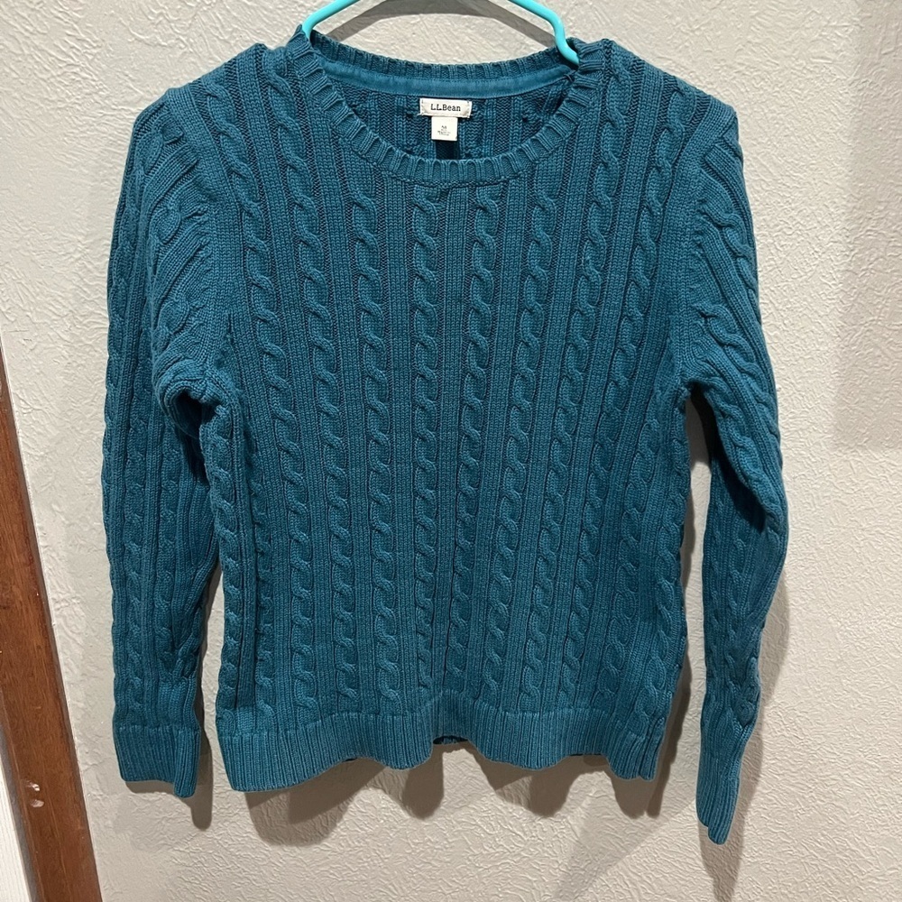 L.L. Bean Women's Blue Cable Knit Sweater Size Medium EUC